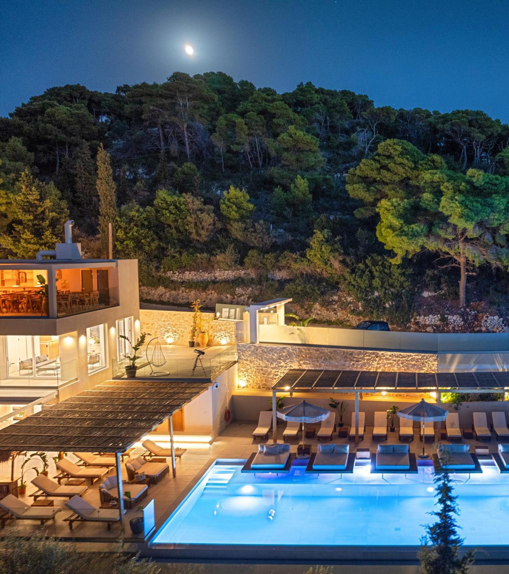 Myzith Luxury Hotel 3*